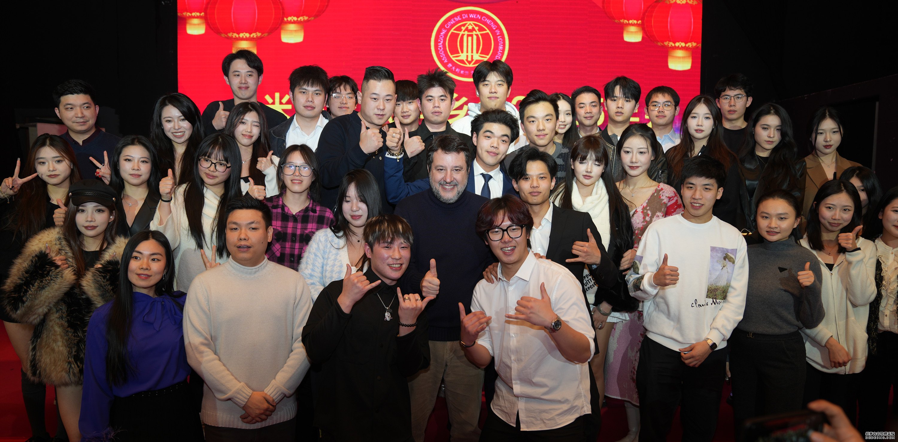  青年部揭牌、副总理出席 